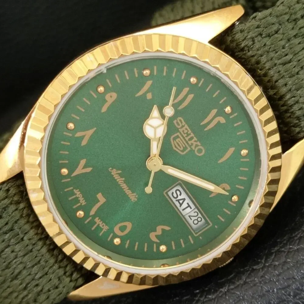 Vintage 1975 Seiko Automatic Mens Gold Watch W/daydate & Gold accents